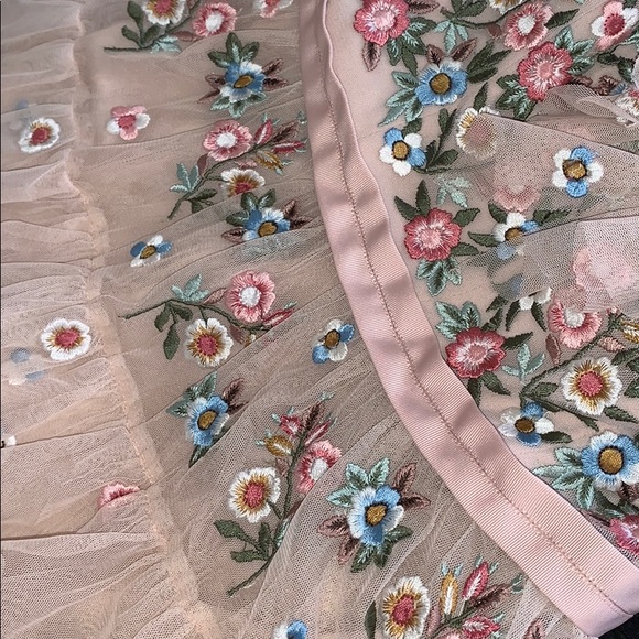 Formal Needle&thread dress in US 2 - Picture 5 of 5